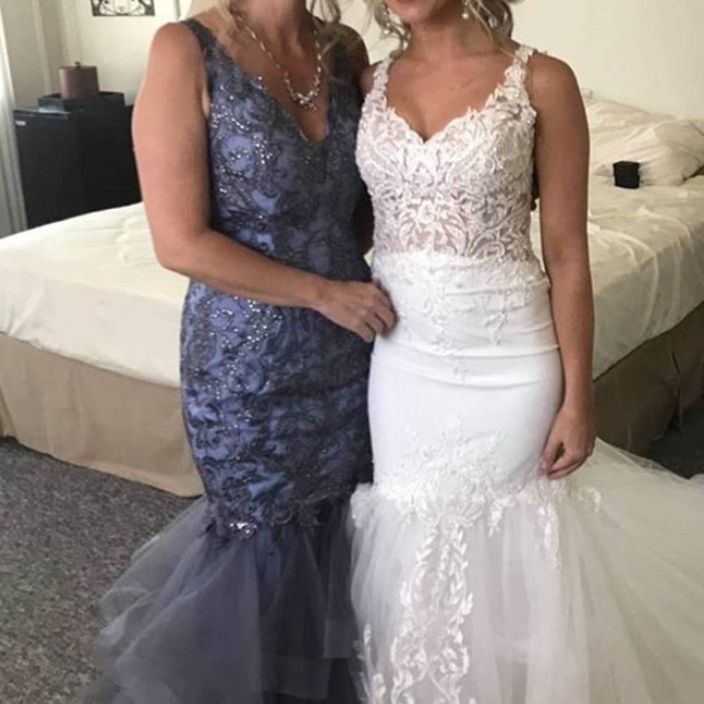 Gray/blue Gown
